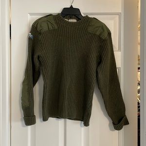 EUC. British commando sweater. Size M.